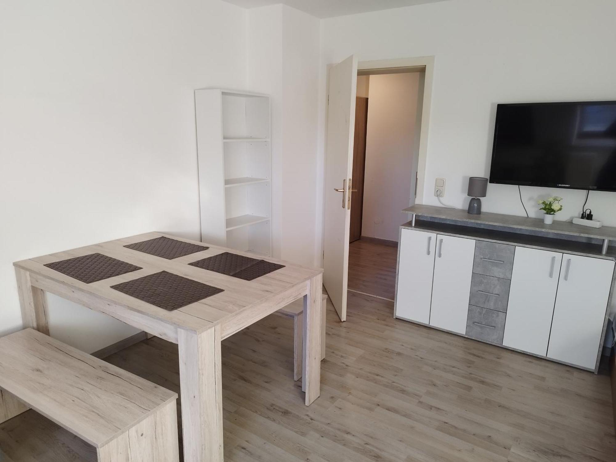 Flex Aparts - Grosse, Moeblierte Wohnung In Zwickau Mit 2 Zimmern מראה חיצוני תמונה